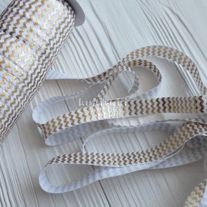 Лента эластичная Золотой зигзаг на белом